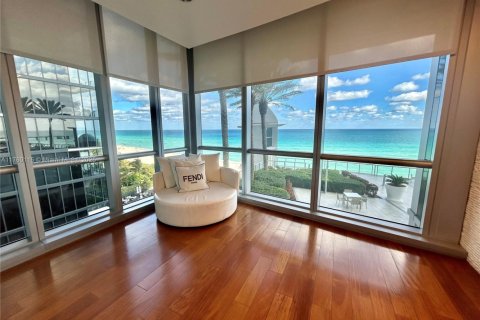 Condo in Sunny Isles Beach, Florida, 3 bedrooms  № 1729099 - photo 28