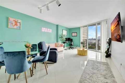 Condo in Miami, Florida, 1 bedroom  № 2009956