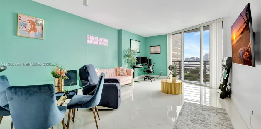 Condo in Miami, Florida, 1 bedroom  № 2009956