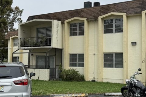 Кондоминиум с 2 спальнями в Майами, Флорида № 2051406