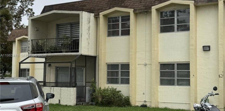 Кондоминиум с 2 спальнями в Майами, Флорида № 2051406