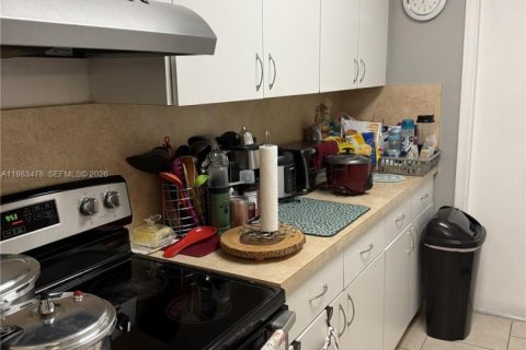 Купить кондоминиум в Майами, Флорида 2 спальни, 92.9м2, № 2051406 - фото 2