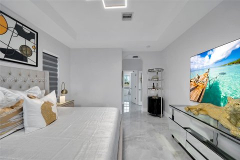 Casa en venta en Cape Coral, Florida, 3 dormitorios № 2062977 - foto 30