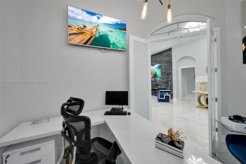 Casa en venta en Cape Coral, Florida, 3 dormitorios № 2062977 - foto 8