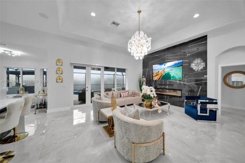 Casa en venta en Cape Coral, Florida, 3 dormitorios № 2062977 - foto 11