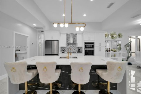 Casa en venta en Cape Coral, Florida, 3 dormitorios № 2062977 - foto 13