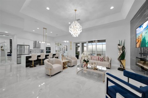 Casa en venta en Cape Coral, Florida, 3 dormitorios № 2062977 - foto 9