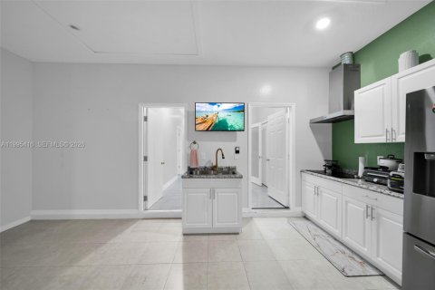 Casa en venta en Cape Coral, Florida, 3 dormitorios № 2062977 - foto 23