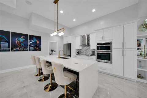 Casa en venta en Cape Coral, Florida, 3 dormitorios № 2062977 - foto 14