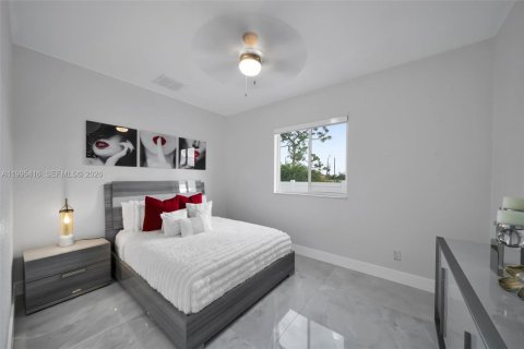 Casa en venta en Cape Coral, Florida, 3 dormitorios № 2062977 - foto 24