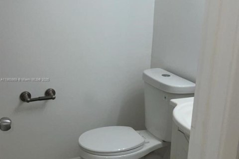 Condo in Miami, Florida, 1 bedroom № 1890999 - photo 6