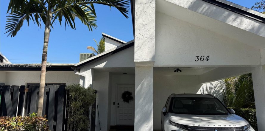 Condominio en Weston, Florida, 2 dormitorios  № 2032225