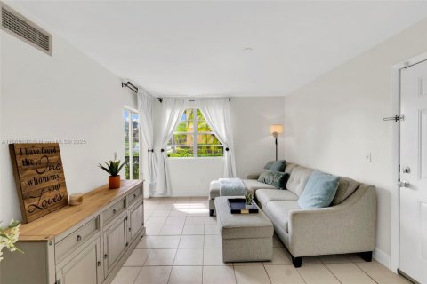 Copropriété à vendre à Pompano Beach, Floride: 2 chambres, 83.89 m2 № 1897443 - photo 4