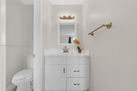 Copropriété à vendre à Pompano Beach, Floride: 2 chambres, 83.89 m2 № 1897443 - photo 19