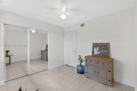 Copropriété à vendre à Pompano Beach, Floride: 2 chambres, 83.89 m2 № 1897443 - photo 16
