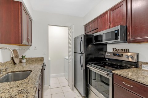 Copropriété à vendre à Pompano Beach, Floride: 2 chambres, 83.89 m2 № 1897443 - photo 10