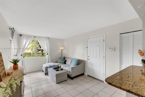 Copropriété à vendre à Pompano Beach, Floride: 2 chambres, 83.89 m2 № 1897443 - photo 5