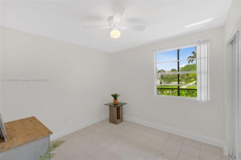 Copropriété à vendre à Pompano Beach, Floride: 2 chambres, 83.89 m2 № 1897443 - photo 15
