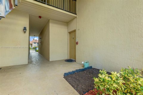 Copropriété à vendre à Pompano Beach, Floride: 2 chambres, 83.89 m2 № 1897443 - photo 28