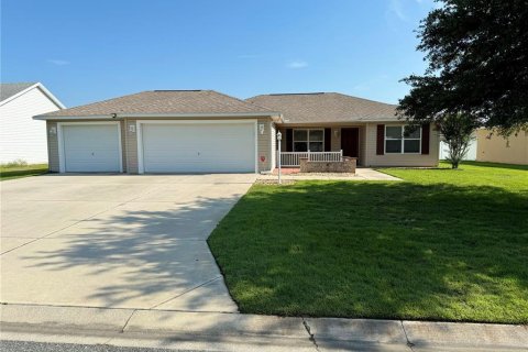 House in Oxford, Florida 3 bedrooms, 146.04 sq.m. № 1258718 - photo 1
