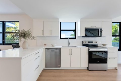 Adosado en venta en Miami Beach, Florida, 5 dormitorios, 175.68 m2 № 1975152 - foto 11