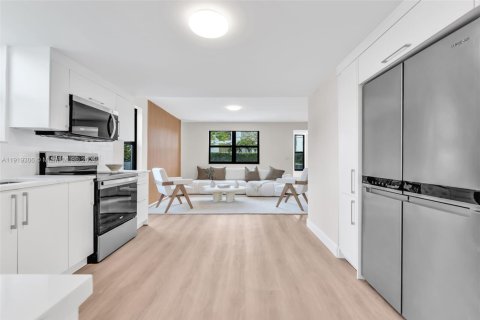 Adosado en venta en Miami Beach, Florida, 5 dormitorios, 175.68 m2 № 1975152 - foto 10