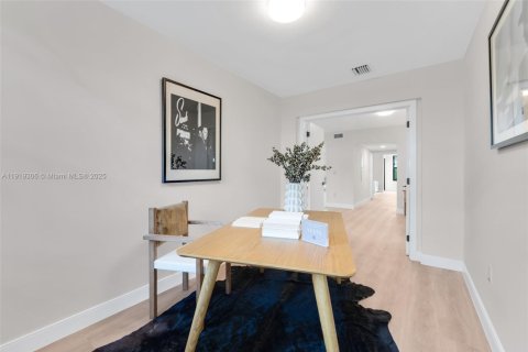 Adosado en venta en Miami Beach, Florida, 5 dormitorios, 175.68 m2 № 1975152 - foto 14