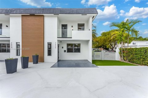 Adosado en venta en Miami Beach, Florida, 5 dormitorios, 175.68 m2 № 1975152 - foto 3