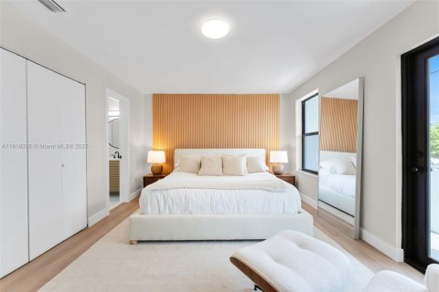 Adosado en venta en Miami Beach, Florida, 5 dormitorios, 175.68 m2 № 1975152 - foto 21