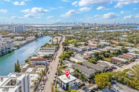 Adosado en venta en Miami Beach, Florida, 5 dormitorios, 175.68 m2 № 1975152 - foto 5