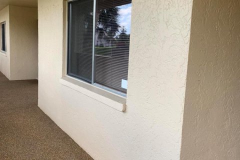 Condo in Lake Worth, Florida, 2 bedrooms  № 2259685 - photo 22