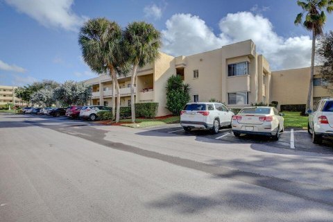 Condo in Lake Worth, Florida, 2 bedrooms  № 2259685 - photo 15