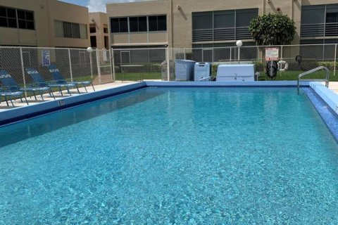 Condo in Lake Worth, Florida, 2 bedrooms  № 2259685 - photo 18