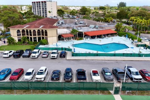 Condo in Lake Worth, Florida, 2 bedrooms  № 2259685 - photo 14