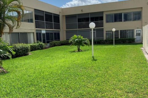Condo in Lake Worth, Florida, 2 bedrooms  № 2259685 - photo 20