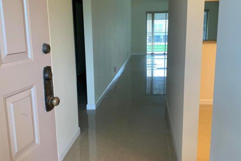 Condo in Lake Worth, Florida, 2 bedrooms  № 2259685 - photo 9