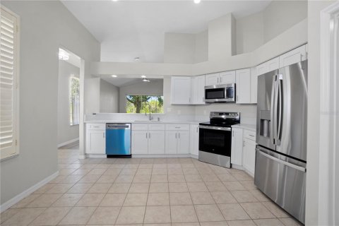 House in Leesburg, Florida 3 bedrooms, 141.4 sq.m. № 1865962 - photo 7