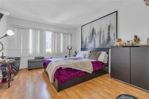 Townhouse in Miami, Florida 3 bedrooms, 124.86 sq.m. № 1863449 - photo 6