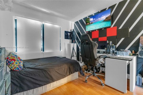 Townhouse in Miami, Florida 3 bedrooms, 124.86 sq.m. № 1863449 - photo 9