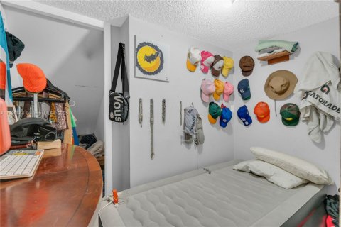 Townhouse in Miami, Florida 3 bedrooms, 124.86 sq.m. № 1863449 - photo 12