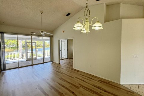 House in Bradenton, Florida 2 bedrooms, 105.17 sq.m. № 2376657 - photo 4