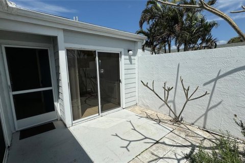House in Bradenton, Florida 2 bedrooms, 105.17 sq.m. № 2376657 - photo 23