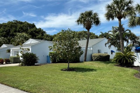 House in Bradenton, Florida 2 bedrooms, 105.17 sq.m. № 2376657