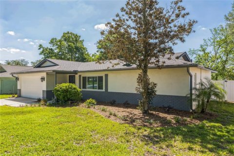 House in Apopka, Florida 4 bedrooms, 196.02 sq.m. № 1620740 - photo 22
