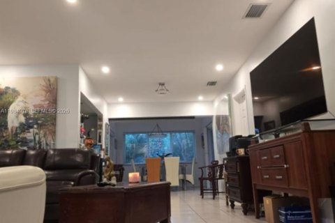 Купить виллу или дом в Холливуд, Флорида 3 спальни, 120.68м2, № 2046808 - фото 3