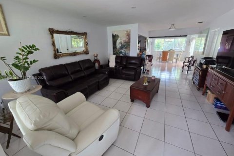 Купить виллу или дом в Холливуд, Флорида 3 спальни, 120.68м2, № 2046808 - фото 9