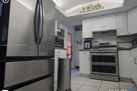 Купить виллу или дом в Холливуд, Флорида 3 спальни, 120.68м2, № 2046808 - фото 13