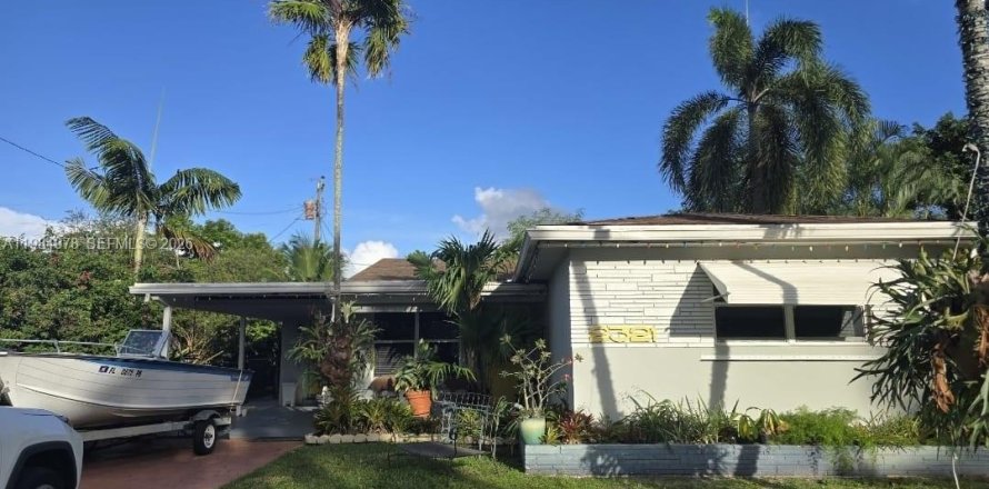 Дом в Холливуд, Флорида 3 спальни, 120.68м2 № 2046808