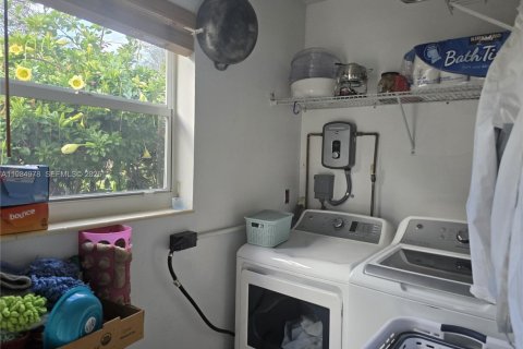 Купить виллу или дом в Холливуд, Флорида 3 спальни, 120.68м2, № 2046808 - фото 15