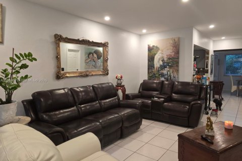 Купить виллу или дом в Холливуд, Флорида 3 спальни, 120.68м2, № 2046808 - фото 20